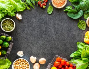 Ce mâncăm în perioada de post? Sfaturi de la specialiștii în alimentația vegană