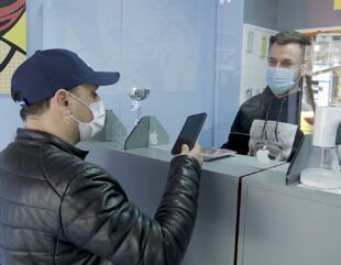 Reparăm telefonul vechi ori cumpărăm unul nou?