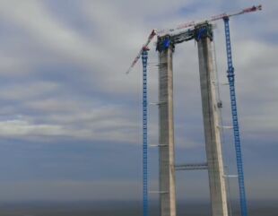 Au apărut noi imagini spectaculoase cu podul suspendat peste Dunăre de la Brăila