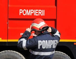 Apartament cuprins de flăcări, în Constanța. 16 oameni evacuați de pompieri, o persoană a suferit un atac de panică