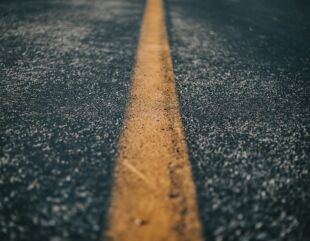 Nu prăpăstiile ne despart, ci autostrăzile       