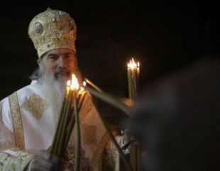 Tradiția continuă. Sfânta Lumină adusă de la Ierusalim, chiar și în condiții speciale