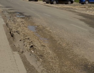 Valuri de asfalt pe străzile din Mamaia Sat