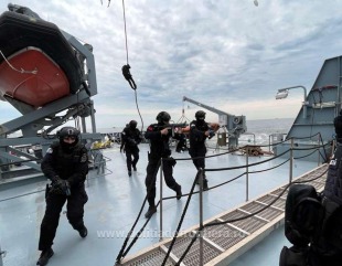 Exercițiu complex desfășurat de polițiștii Gărzii de Coastă, la Marea Neagră