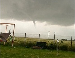 Tornadă suprinsă în zona plajei Vadu, din Constanța
