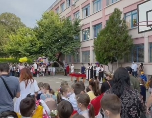 Astăzi a sunat primul clopoțel în școli