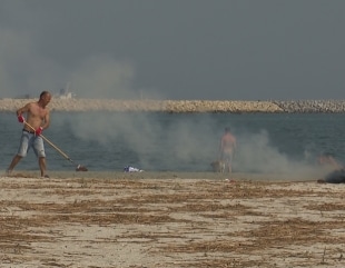 O plajă de gunoaie