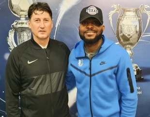 Mijlocașul Michael Omoh a semnat cu Farul