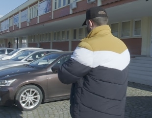 Aplicația care te scutește de stat la coadă