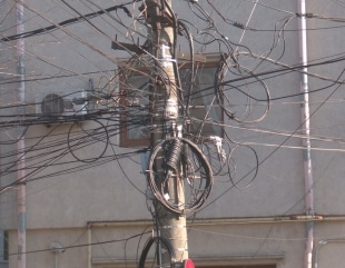 Fără cabluri pe stâlpii din Constanța