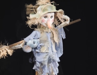 Spectacol cu păpuși și marionete