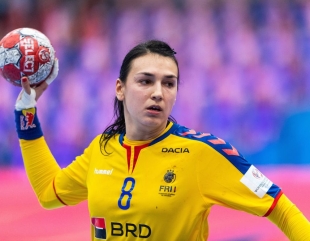 Cristina Neagu revine la lot