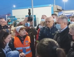 Mai multe bacuri pentru refugiați