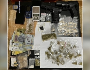 Reținuți imediat după ce au vândut cocaină și substanța psihoactive