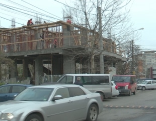 Construcția controversată continuă