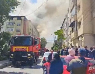 Incendiu la un bloc din Năvodari. 14 persoane evacuate