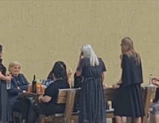 Frații Mazăre participă la înmormântarea mamei lor