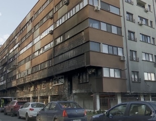 Adolescentul de 15 ani care a incendiat, anul trecut, un bloc din Constanța a fost trimis în judecată
