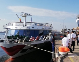 Navă fluvială de pasageri, în Portul Constanța