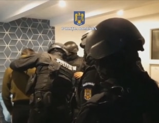 Descinderi la persoane bănuite de proxenetism