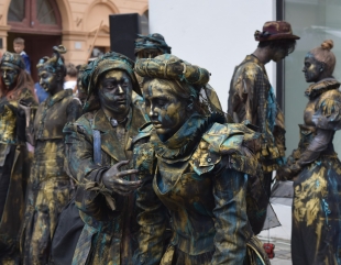Spectacol de teatru stradal, la Constanța