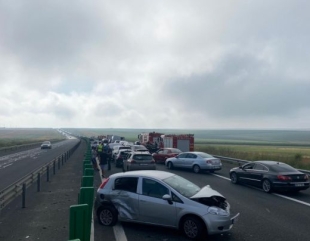Carambol pe A2. Trei persoane, rănite