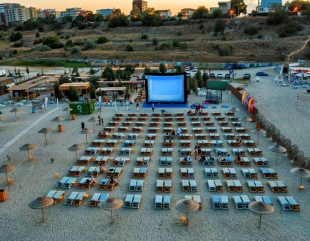 Seri de film pe plajă