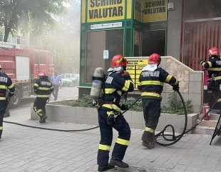 Incendiu la o casă de schimb valutar