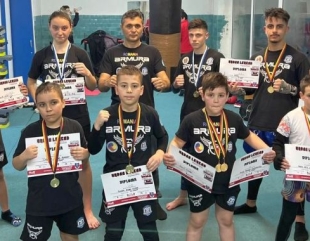 Sportivii de la CS Medgidia, campioni la Kickboxing