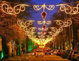 Cât va cheltui Primăria Constanța pentru iluminatul festiv de Crăciun? Suma a stârnit deja reacții