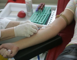 Cancerul de sânge, „ucigașul tăcut”! Poate fi depistat prin două analize simple: „Omul sănătos trebuie să se lase înțepat”