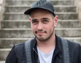 Imagini scandaloase care o vizează pe Rapid! Derapaj incredibil în ultimul film al celebrului BRomania! „Regele” internetului românesc șochează: „Auzi, șefu’? Cum se zice asta?”