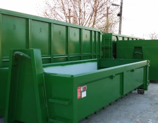 Containere pentru deșeuri voluminoase, în Faleză Nord