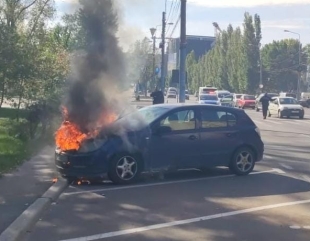 Mașină în flăcări, în stațiunea Mamaia