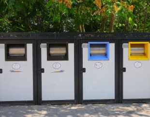Începe colectarea deșeurilor pe timpul nopții. Atenție unde lăsați mașina!