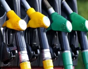 Carburanții ating maxime istorice. Guvernul analizează instituirea stării de criză