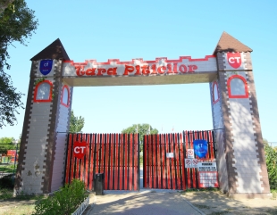 Program de iarnă în piețe și parcuri de distracție
