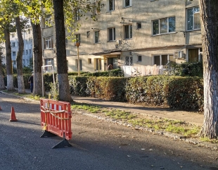 Se reabilitează trotuarele pe strada Progresului din cartierul Km 4-5&nbsp;
