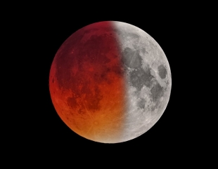 Eclipsă totală de Lună, astăzi. De unde s-a putut observa