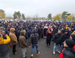 Protest la Petromidia. Angajații cer salarii mai mari
