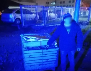 Bărbat prins în timp ce fura bordurile folosite la reabilitarea bulevardului 1 Mai