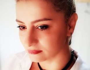 Ajută o mamă să rămână lângă copiii ei! Vali de la machiaj, așa cum o știu colegii din TV, are nevoie de sprijinul tău!
