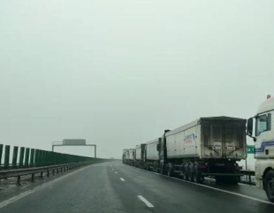 Coadă de tiruri pe 10 kilometri, pe A4