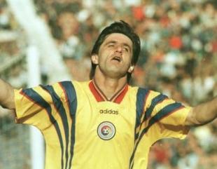 Farul, favorita lui Marius Lăcătuș la titlu