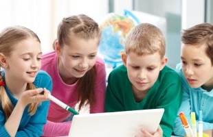 Constanța: 10.000 de volume digitale gratuite pentru elevi