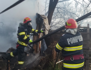 Bărbat carbonizat în urma unui incendiu