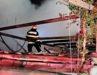 Incendiu puternic la Cumpăna
