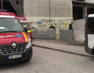 A murit în timp ce repara o clădire