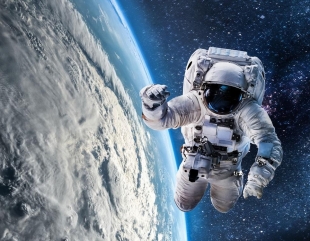 Elevii premiați de NASA caută sponsori