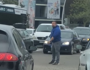 A luat locul polițistului de la circulație